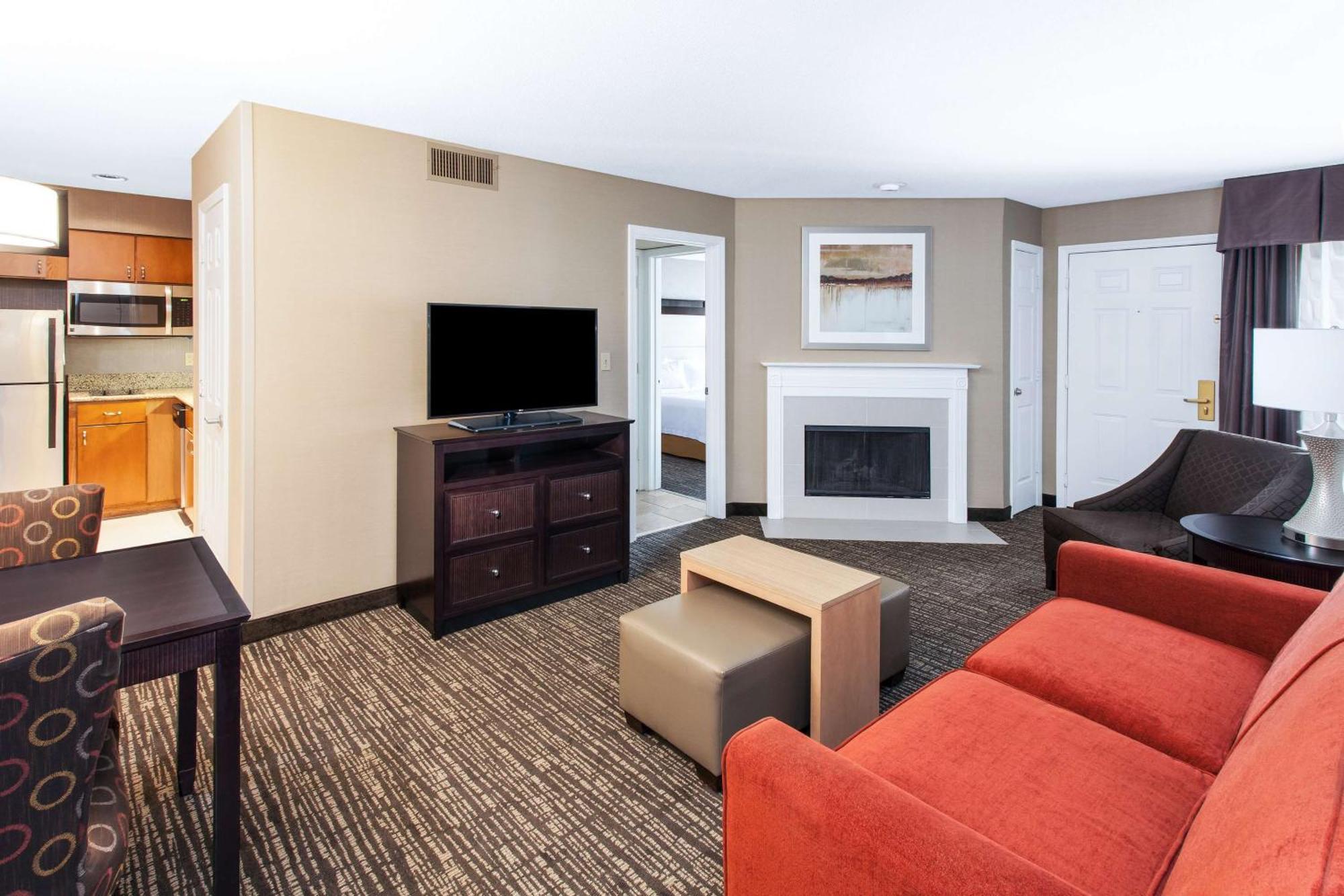 Homewood Suites By Hilton Indianapolis At The Crossing Екстер'єр фото